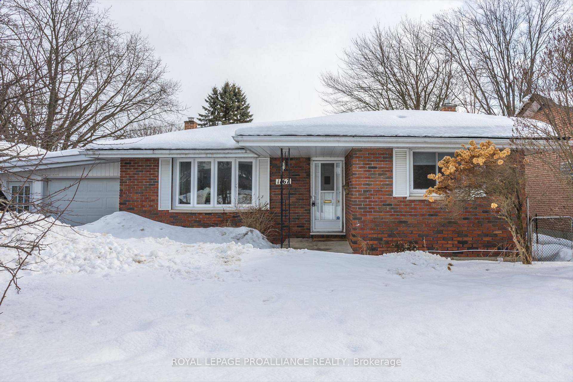 Beautifully Renovated Home in Edmison Heights Perfect for Families, Students amp ; Investors !
