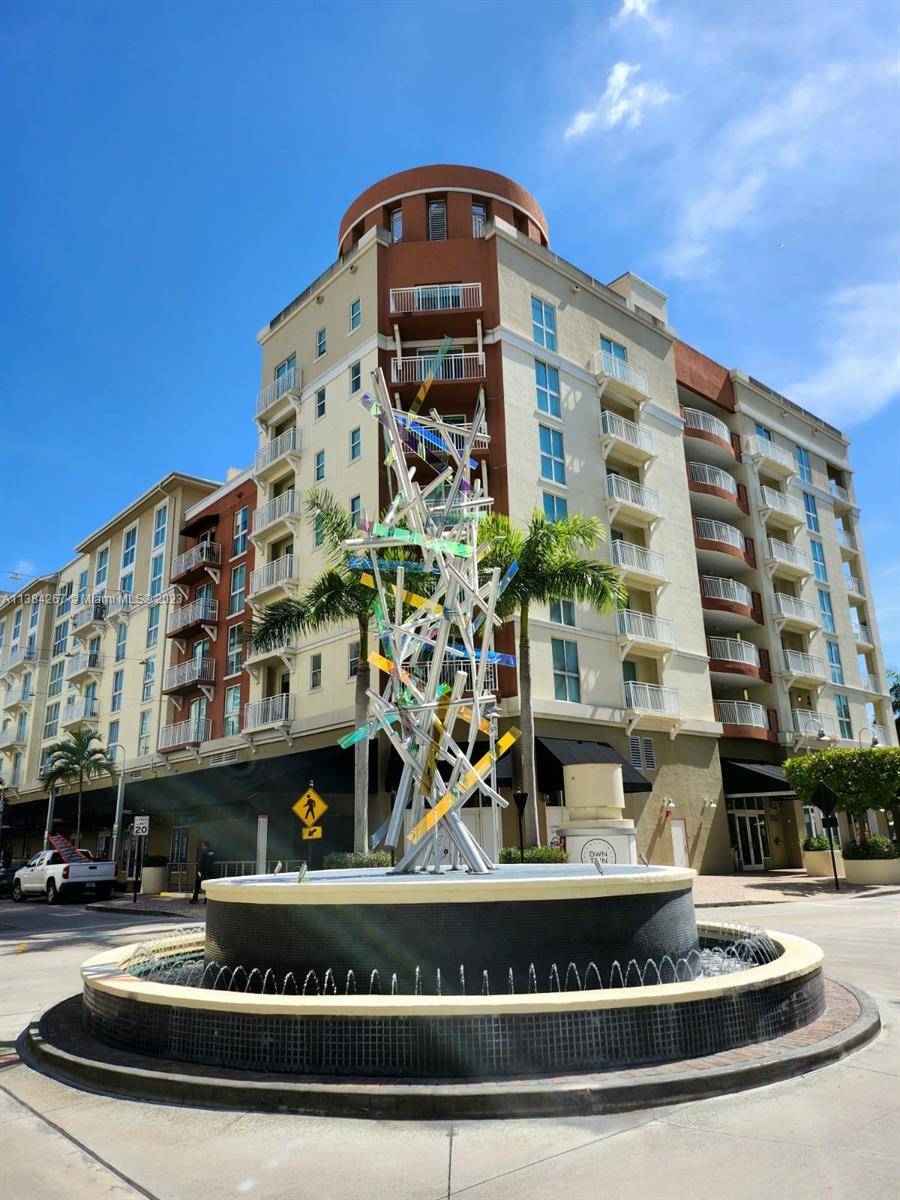 Downtown Dadeland 2 2 amazing corner unit on the 5th floor with 2 ASSIGNED GATED PARKING SPACES.