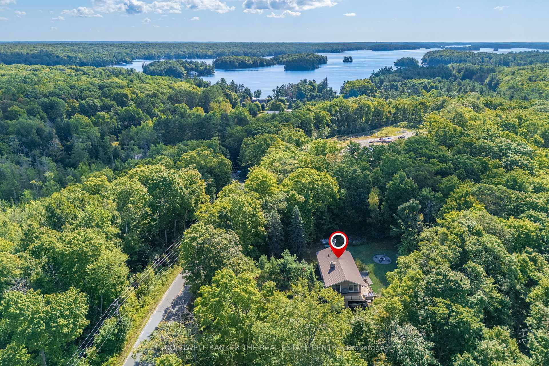 Nestled on 6. 4 acres in the sought after Port Carling area, 1100 Mortimers Point Road combines modern comfort with Muskoka charm.