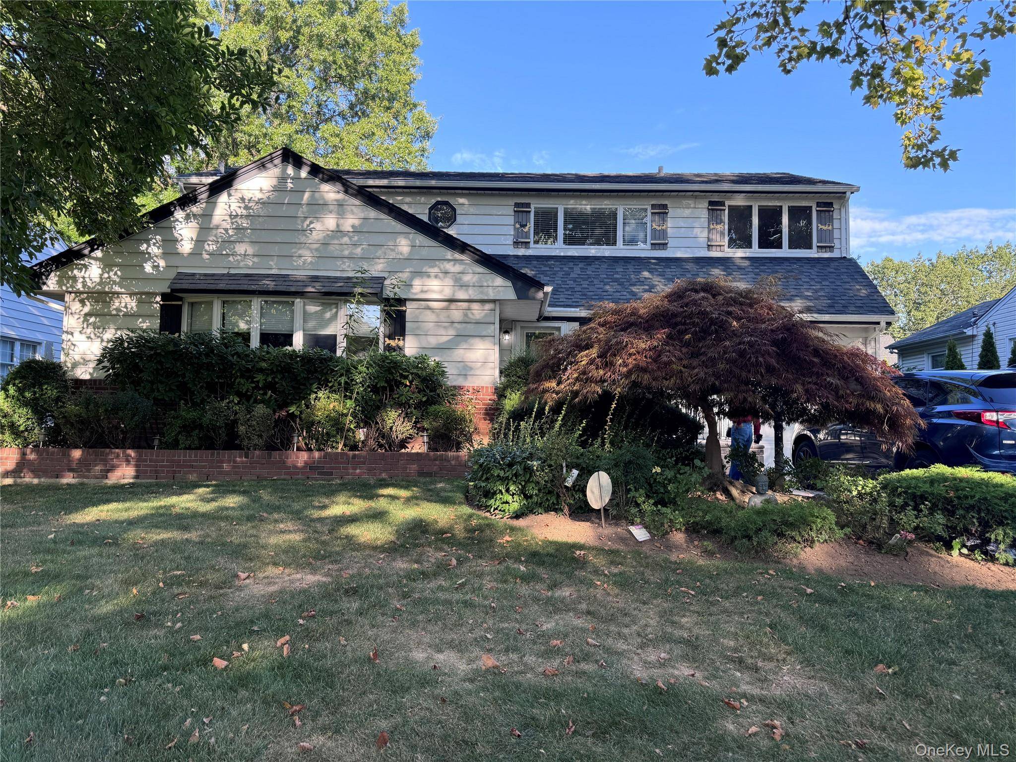 Beautiful colonial located in Garden City.