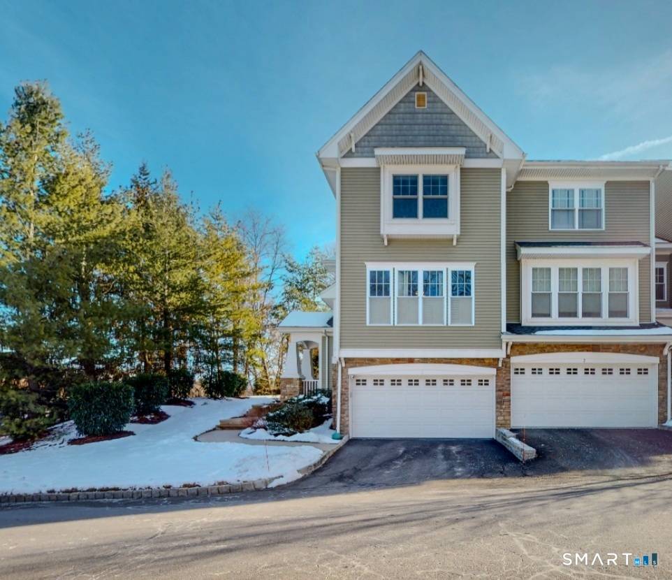 Welcome to 1 Lawrence Avenue !