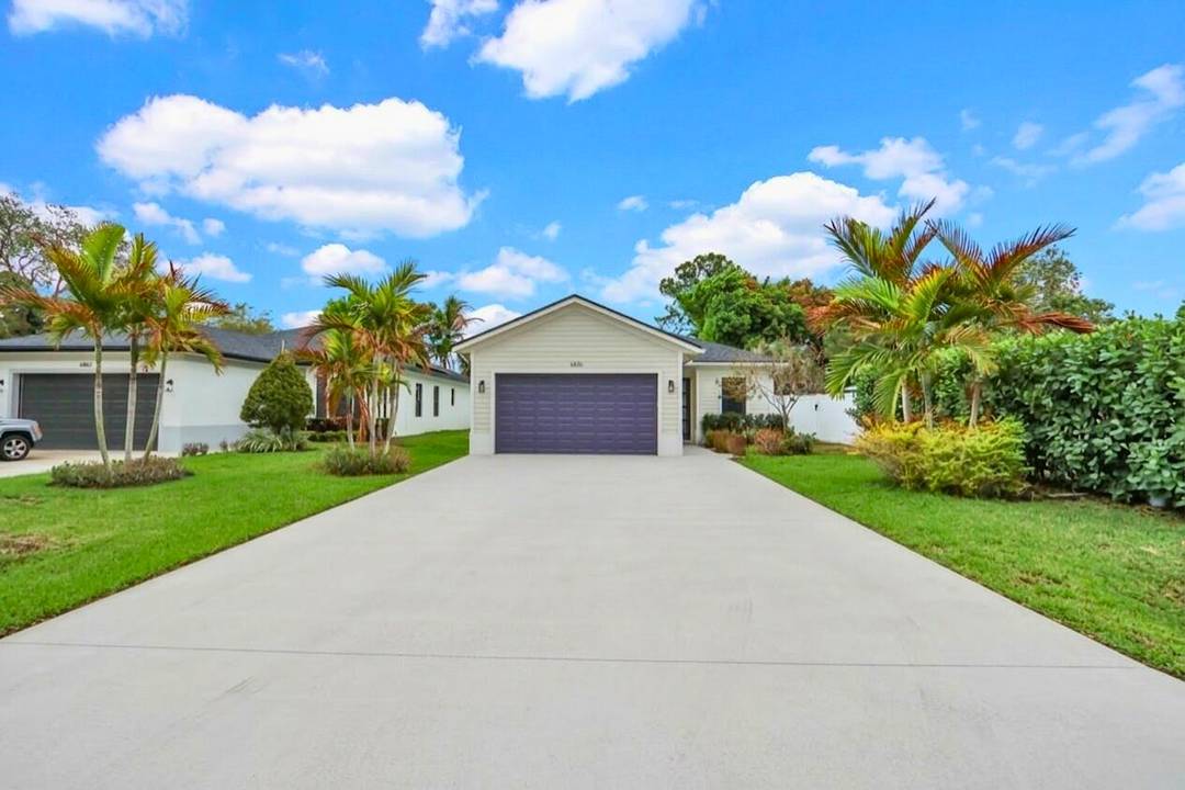 Stunning 4BR 2BA Like New Construction in Jupiter !