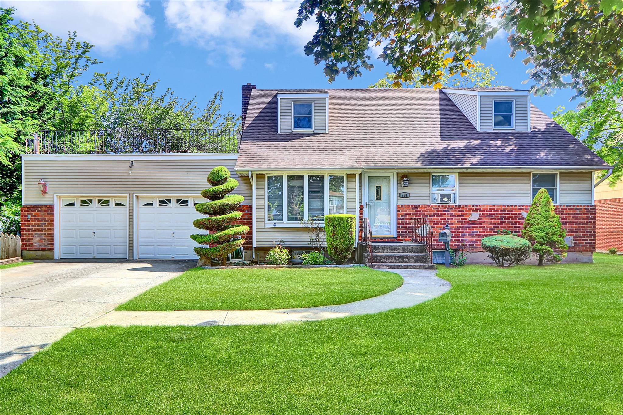 This beautifully maintained and recently renovated 6 bedroom, 2 bathroom home offers exceptional flexibility for investors or multi generational living, with potential for a Mother Daughter setup permits required.