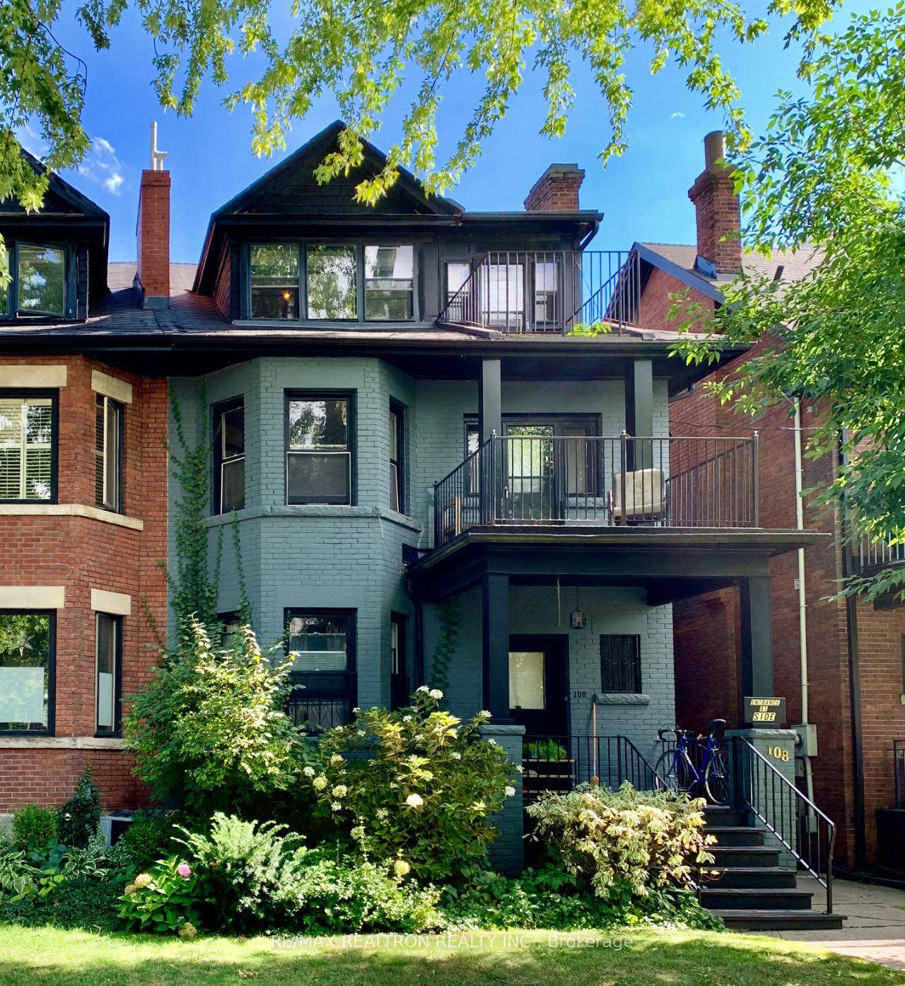 Furnished Lower Level Bachelor Apt On Safe And Quiet Admiral Rd.
