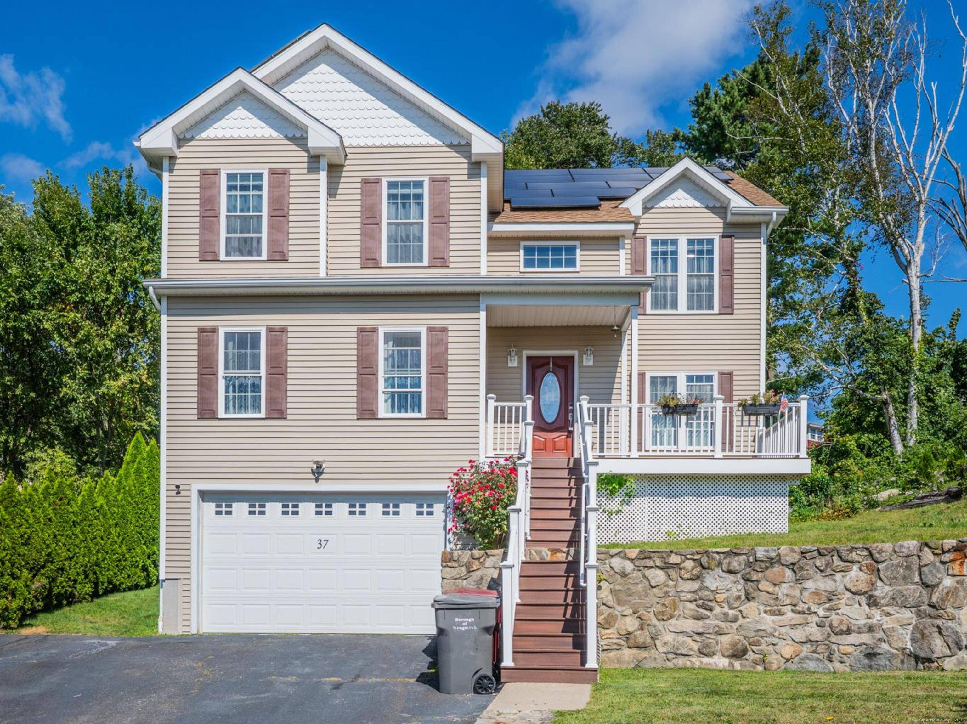 This beautifully maintained 4 bedroom, 2.