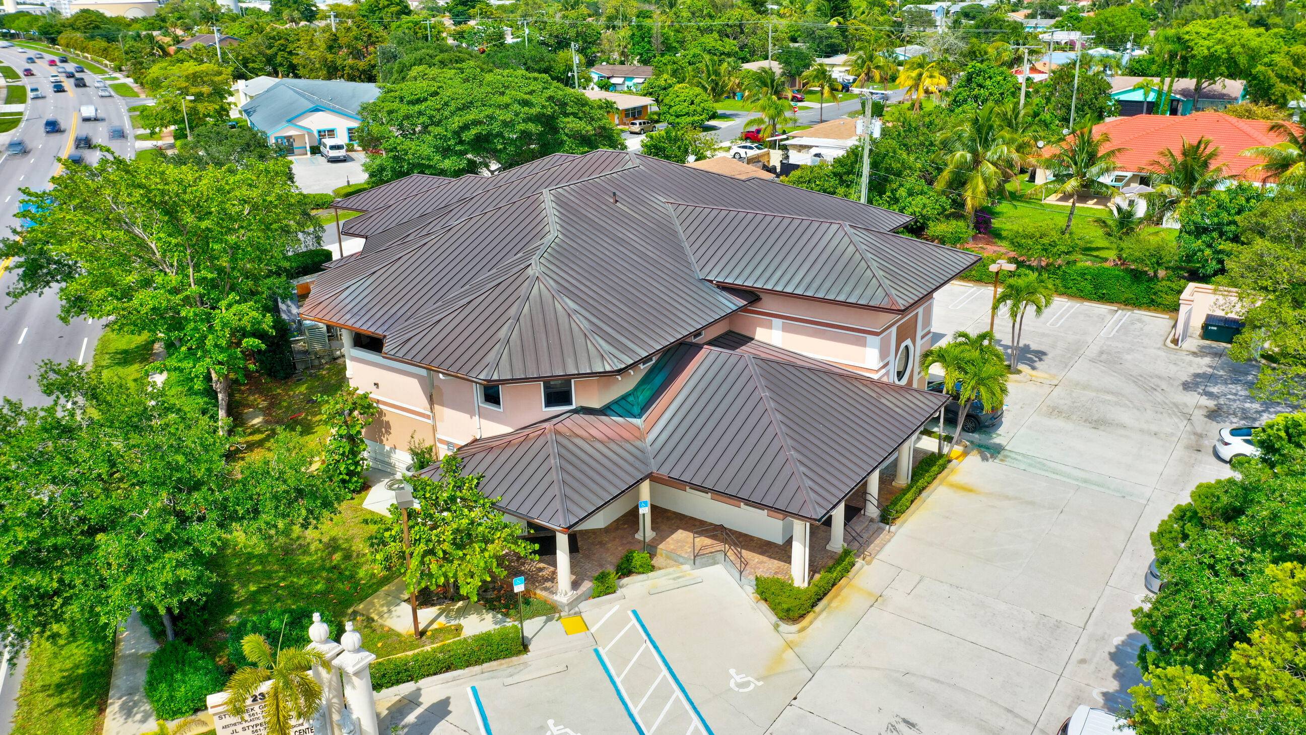 Prime Medical Office Near Baptist Hospital 1, 800 SF Turnkey SpaceAn outstanding opportunity awaits at 2314 Seacrest Blvd, Boynton Beach, ideally located just minutes from Baptist Hospital in a well ...