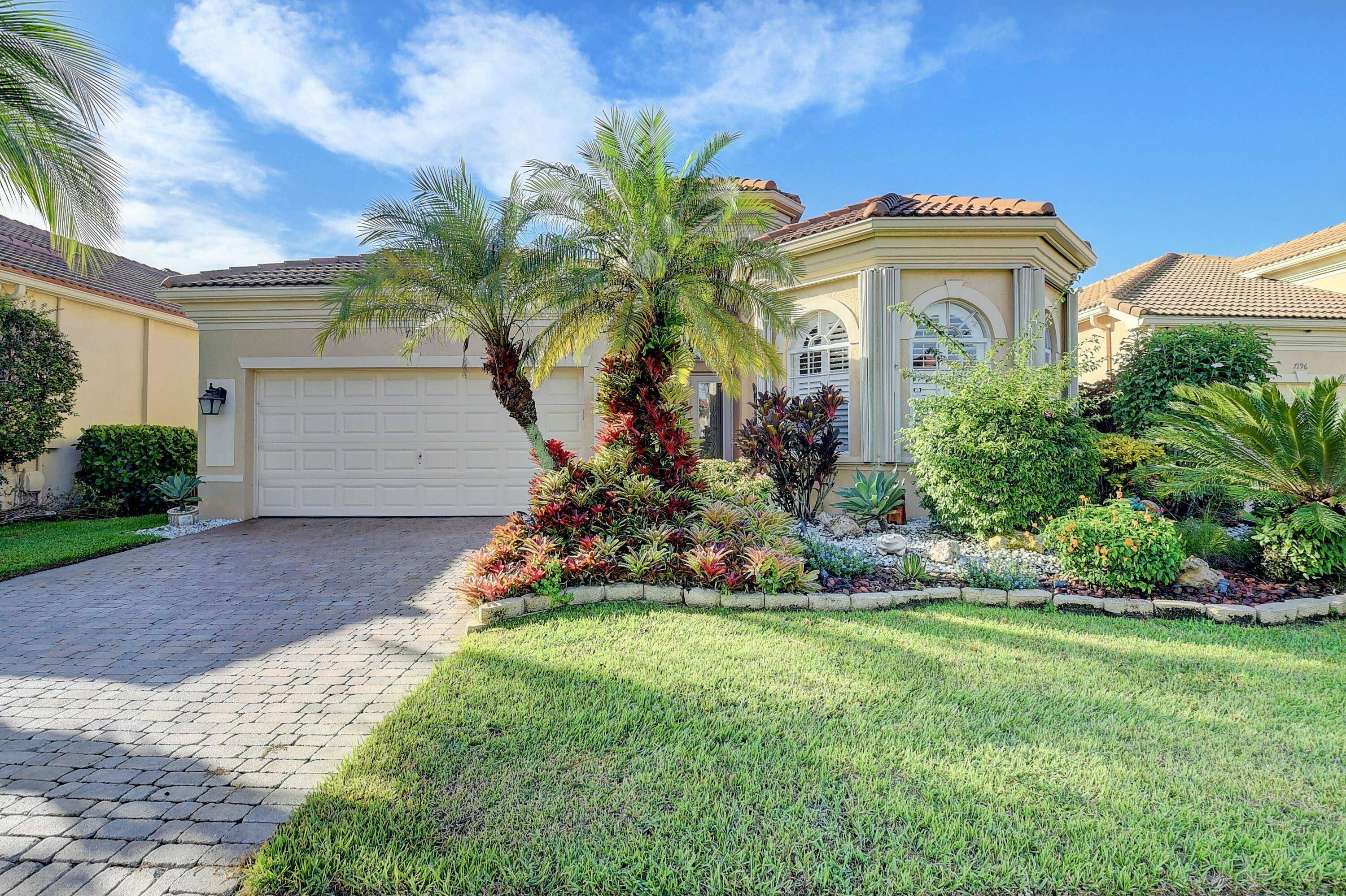 Don't miss out on this spacious 3 bedroom den 2.