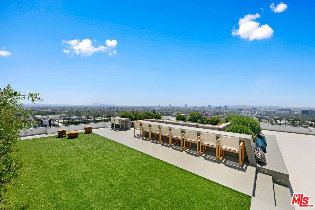 1100 Alta Loma Rd 2BR Sunset Strip La