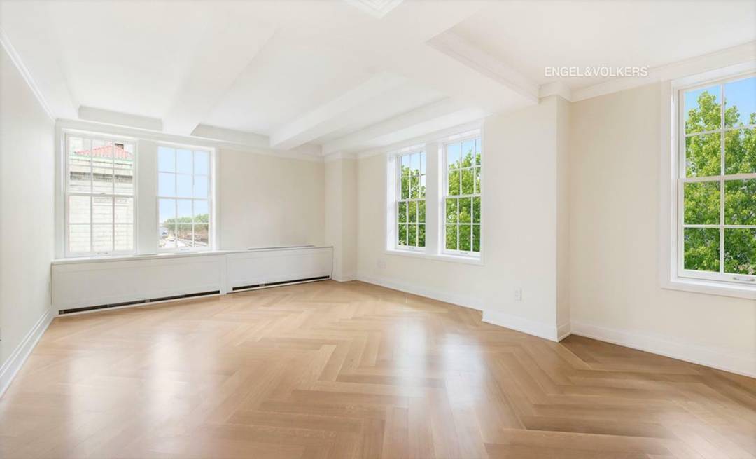 Rarely available triple mint one bedroom gem with DIRECT park views.