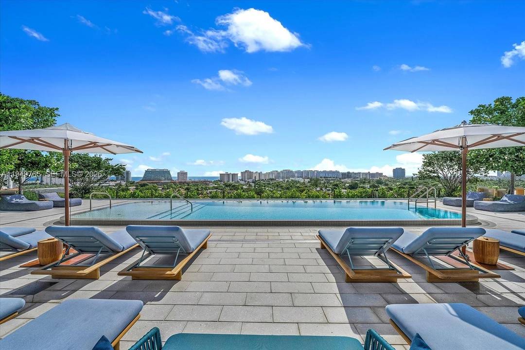 The Parkview Penthouse at La Baia South is a quiet, elevated residence where proportion, materiality, and light shape the design.