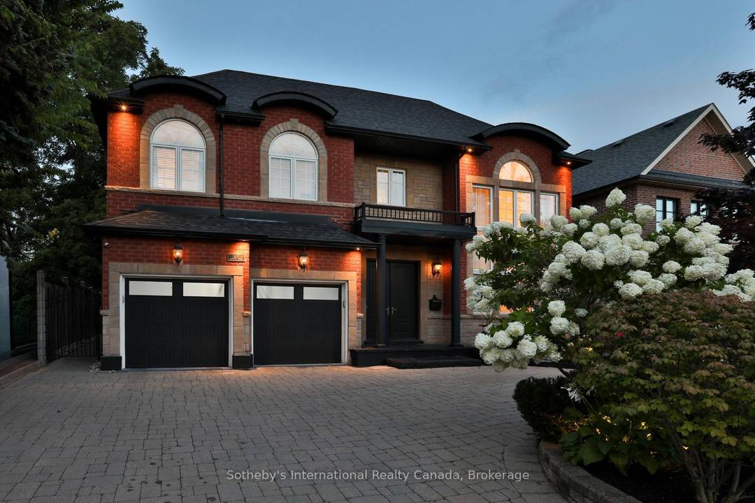 Situated on a large lot in prestigious Edenbridge Humber Valley, this gorgeous custom home with a stone and brick facade exudes sophistication from the moment you arrive at the grand ...
