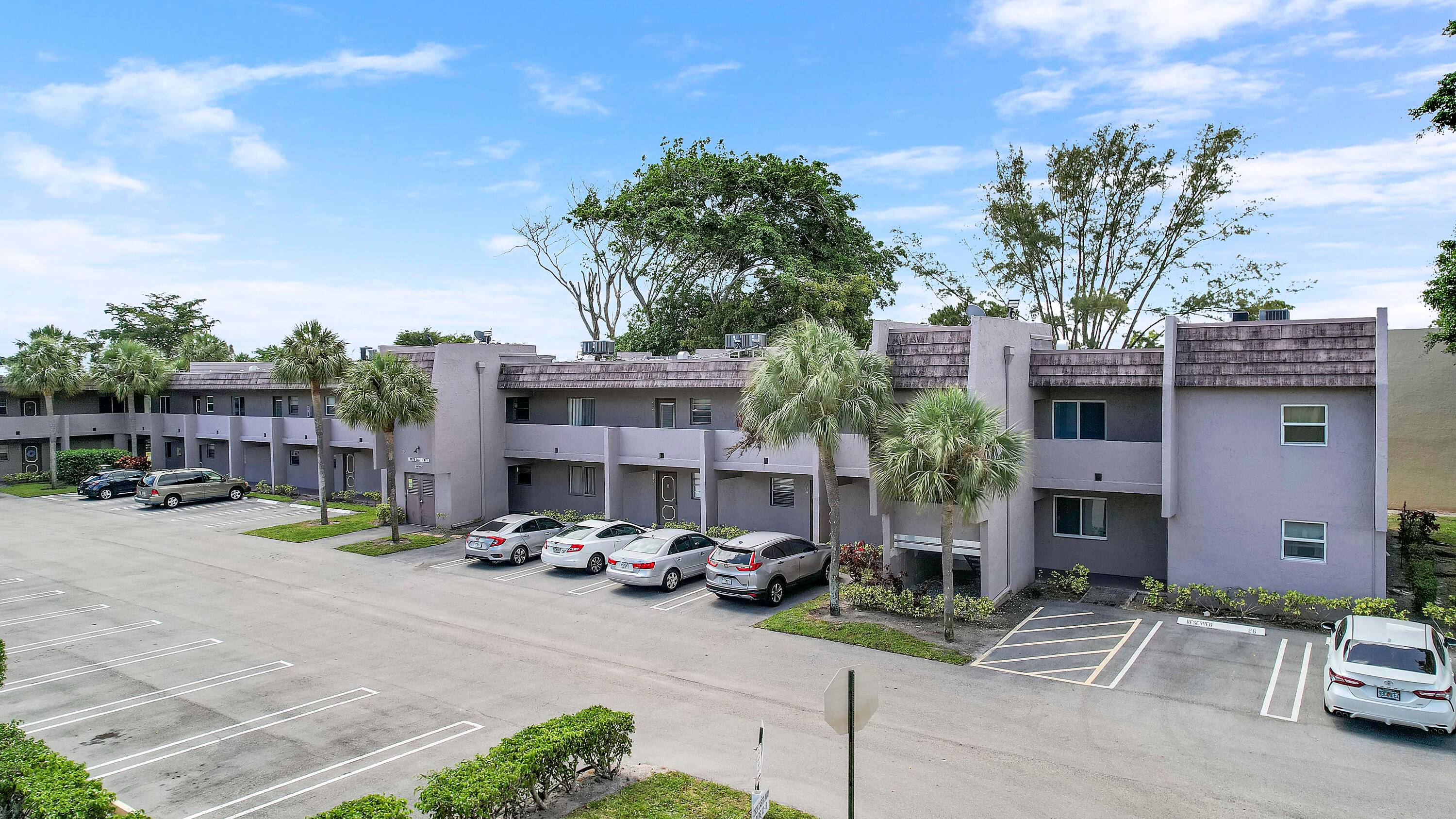 Welcome to this 2BR, 2BA condo in the desirable Lago Del Rey community.