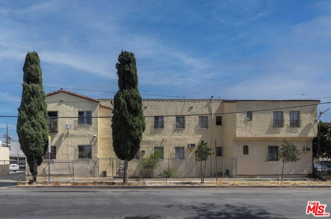 1151  N Kingsley Dr 8BR La