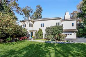 Perfect home that affords convenience in a remarkable neighborhood.
