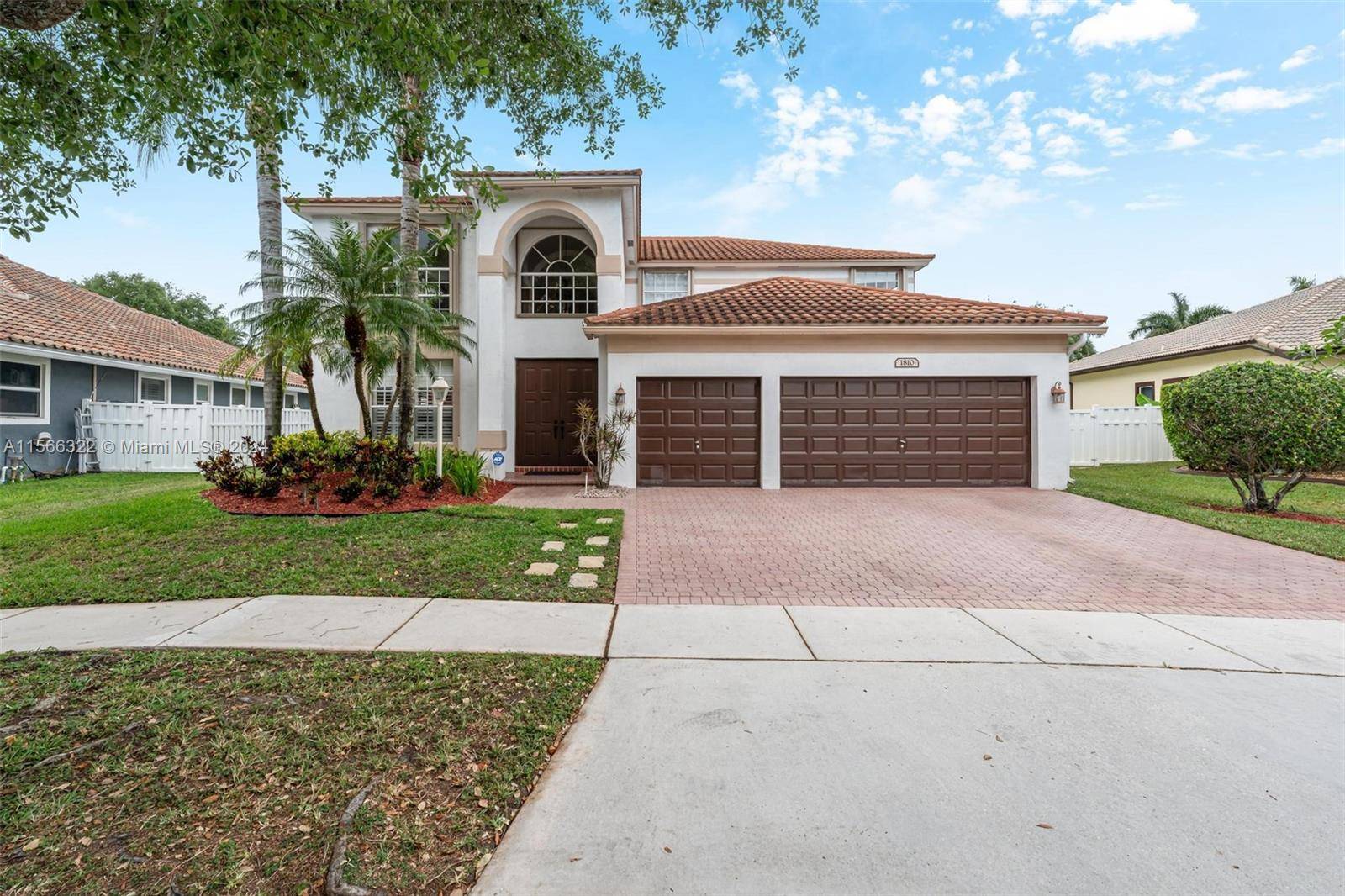 MOST POPULAR KINGSTON MODEL IN SOUGHT AFTER SERENITY BAY AT PEMBROKE FALLS OPEN AND SPACIOUS HOME FEATURING 4 BEDROOMS, 3 1 2 BATHS, OVER 400 SF LOFT PERFECT FOR MEDIA ...