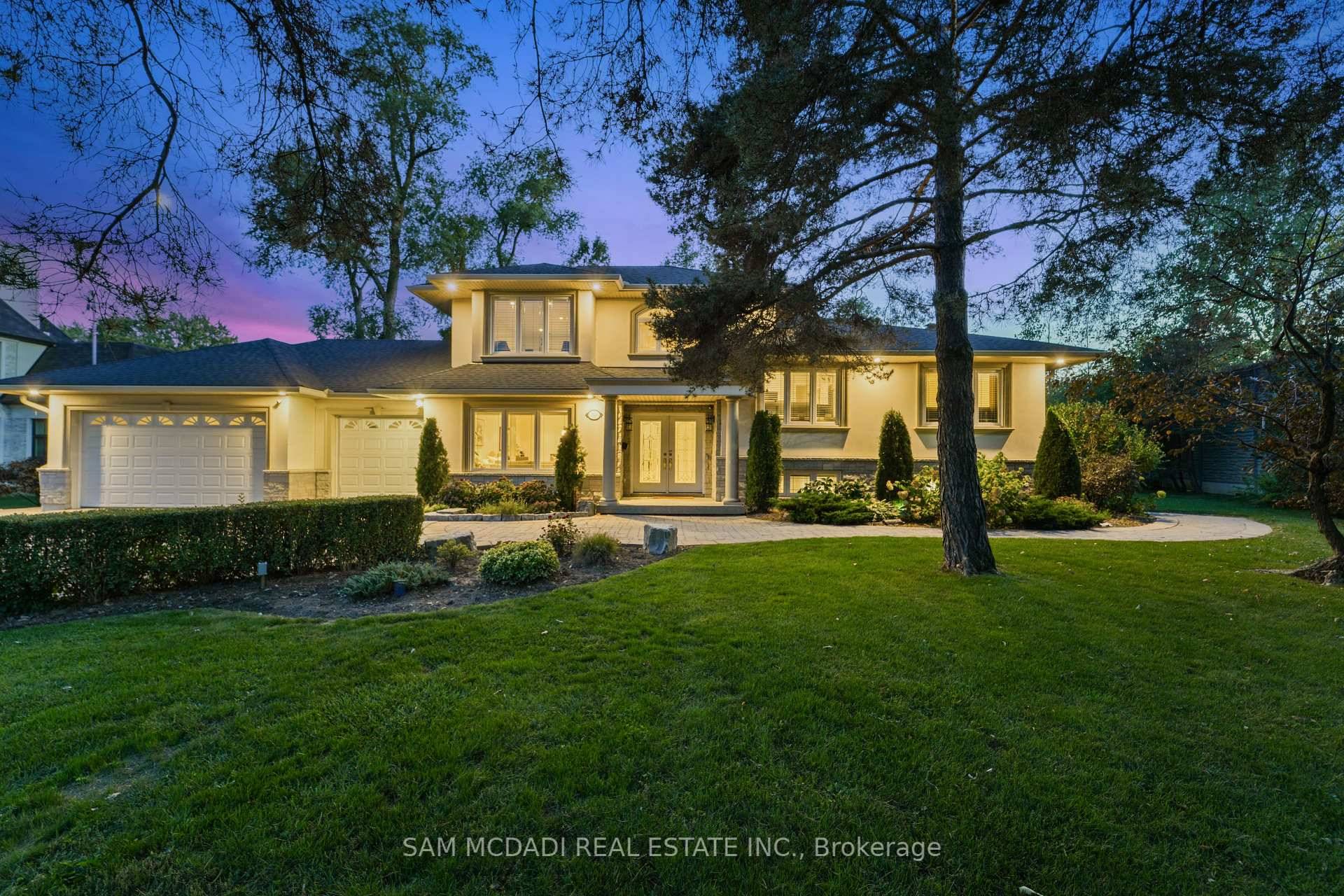 Welcome to 724 Atoka Drive, a rare offering in prestigious Lorne Park, tucked quietly at the end of a private cul de sac.