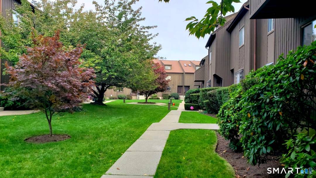Experience the perfect blend of comfort, style, and convenience in this beautifully updated multi level townhouse style condo located in Stamford's desirable Glenbrook neighborhood.