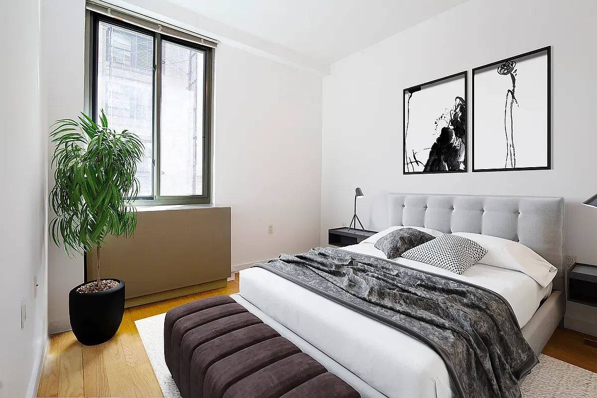 Welcome home to Flatiron 18 a full service elevator doorman building in the heart of the most sought after neighborhood in New York City.