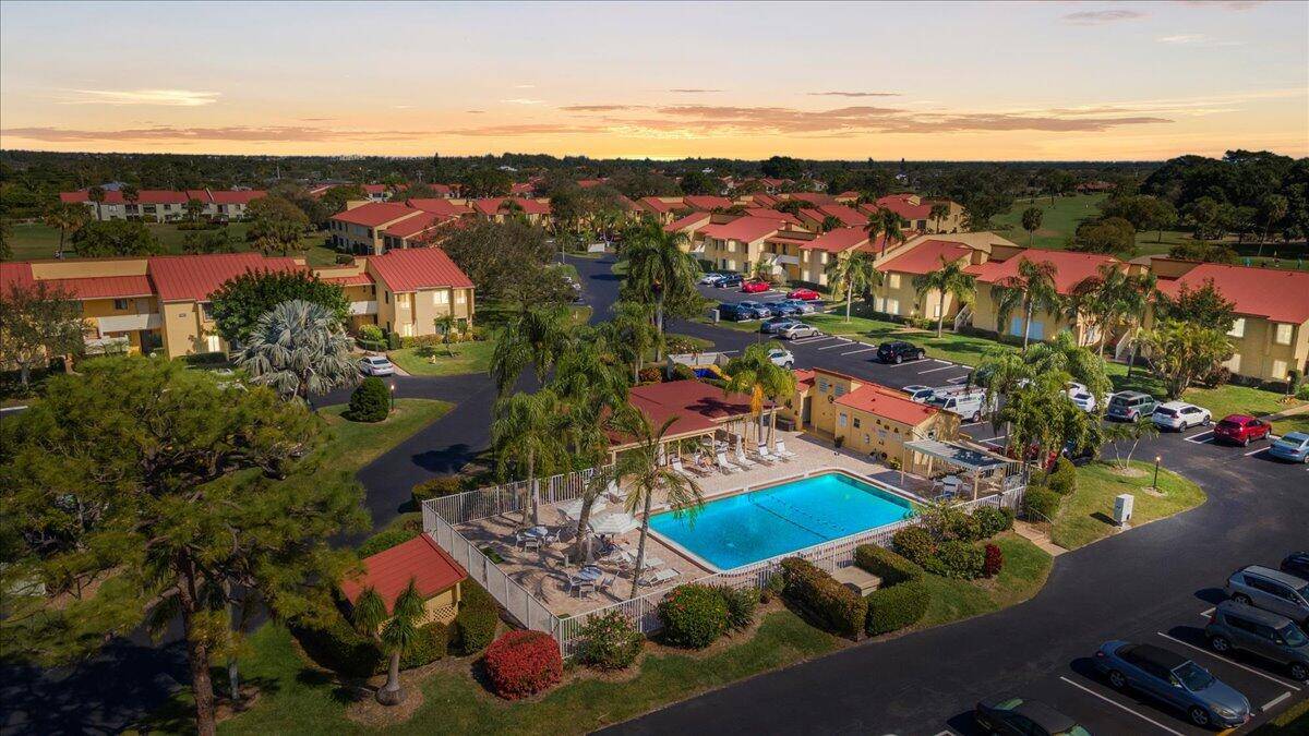 WOW, WHAT A FANTASTIC 55 PLUS, LOW COST LIVING OPPORTUNITY !