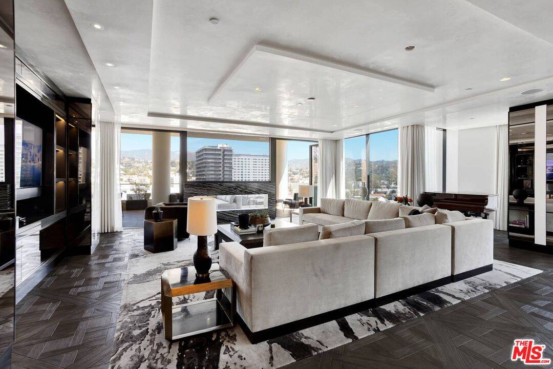 6250   Hollywood Blvd 3BR Hollywood Hills East La