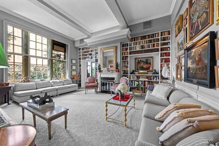 EXCLUSIVE USE OF 1800 SQ.