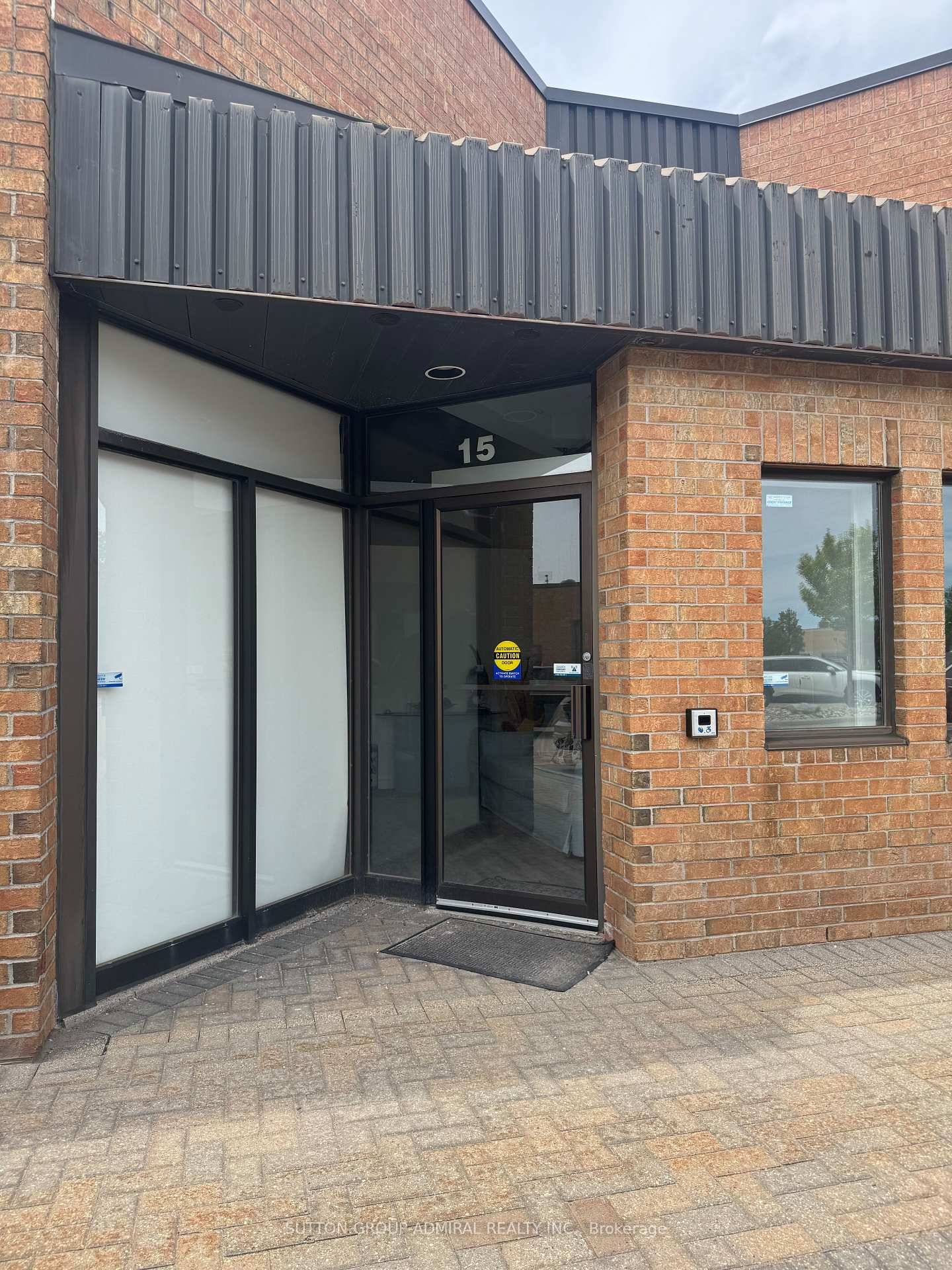 Rare Richmond Hill Industrial Unit !