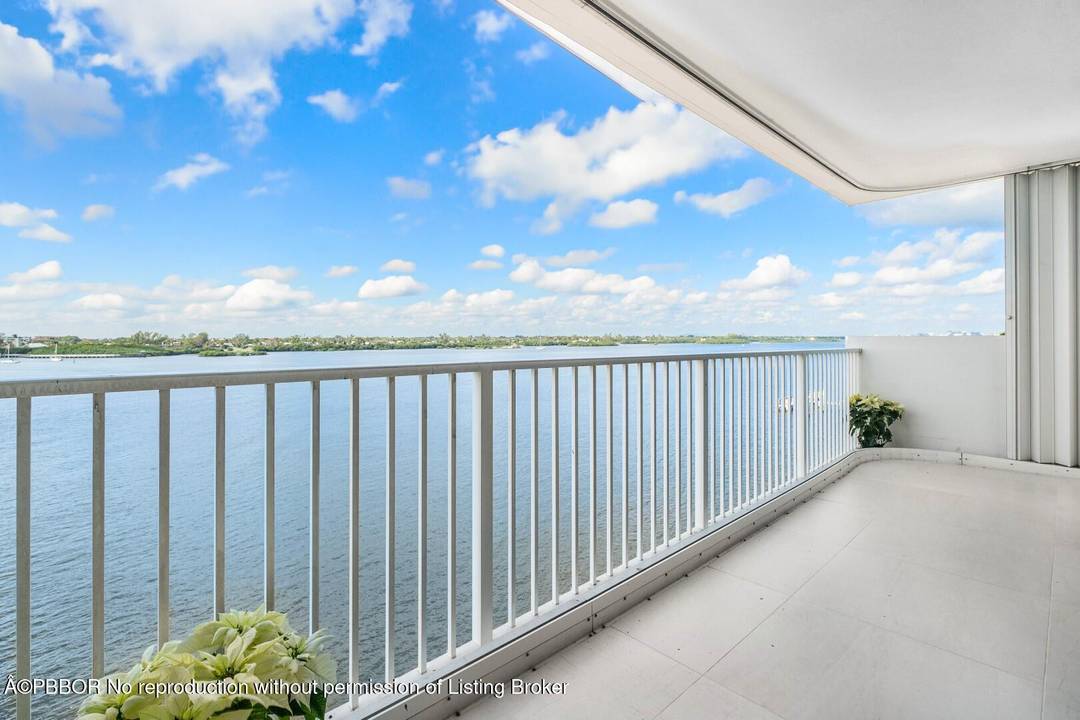 Experience luxurious waterfront living in this beautifully renovated corner apartment with spectacular intracoastal views.