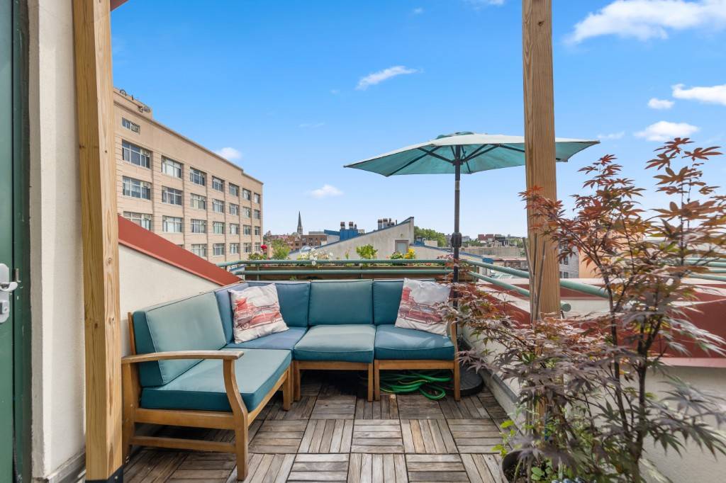 A Hidden Haven at 42 Tiffany Place Unit 5CStep off the beaten path and into your own retreatright in the heart of the Columbia Street Waterfront District on iconic Tiffany ...