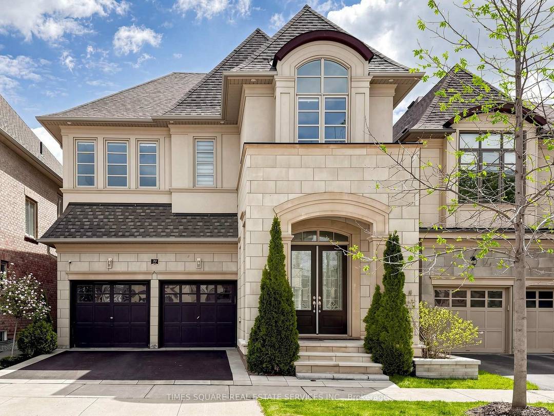 Welcome To This Elegant And Contemporary Residence In One Of Oakville's Most Sought After Neighbourhoods, Your Future Dream Home !