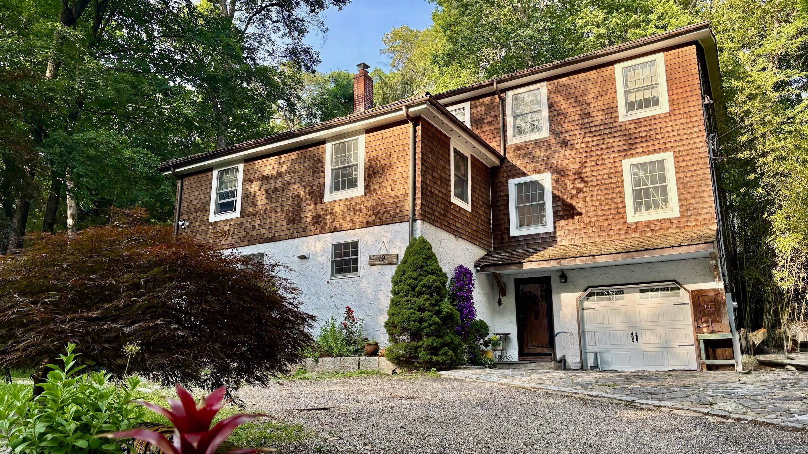 Charming Colonial in Prime Wilton Location !