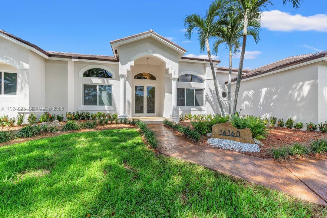 Beautifully remodeled 5 bed, 3 bath home located in a quiet cul de sac in the Landings at Palmetto Bay.