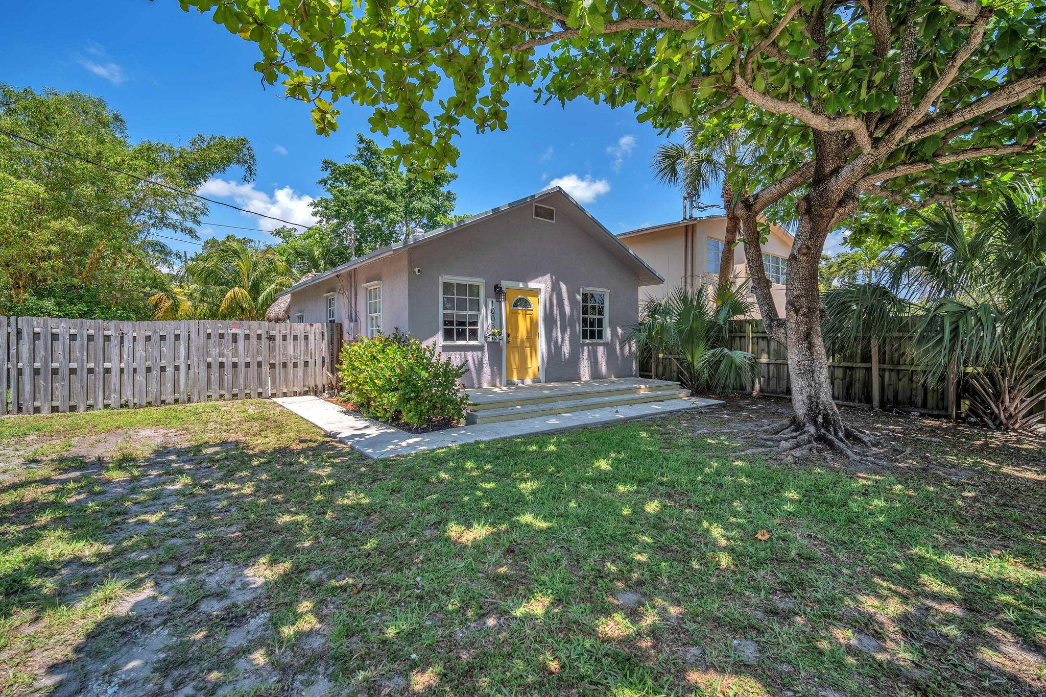 Discover your private oasis in the highly sought after Riverside Park neighborhood in downtown Fort Lauderdale.