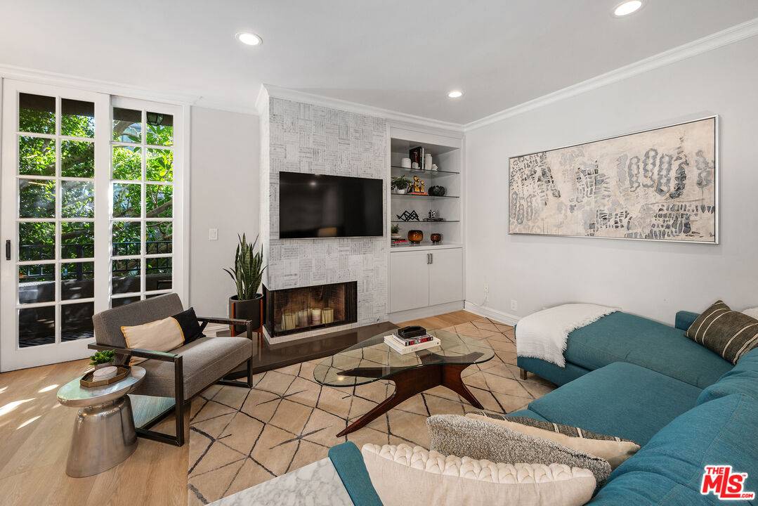 412   Arnaz Dr 2BR Beverly Grove La