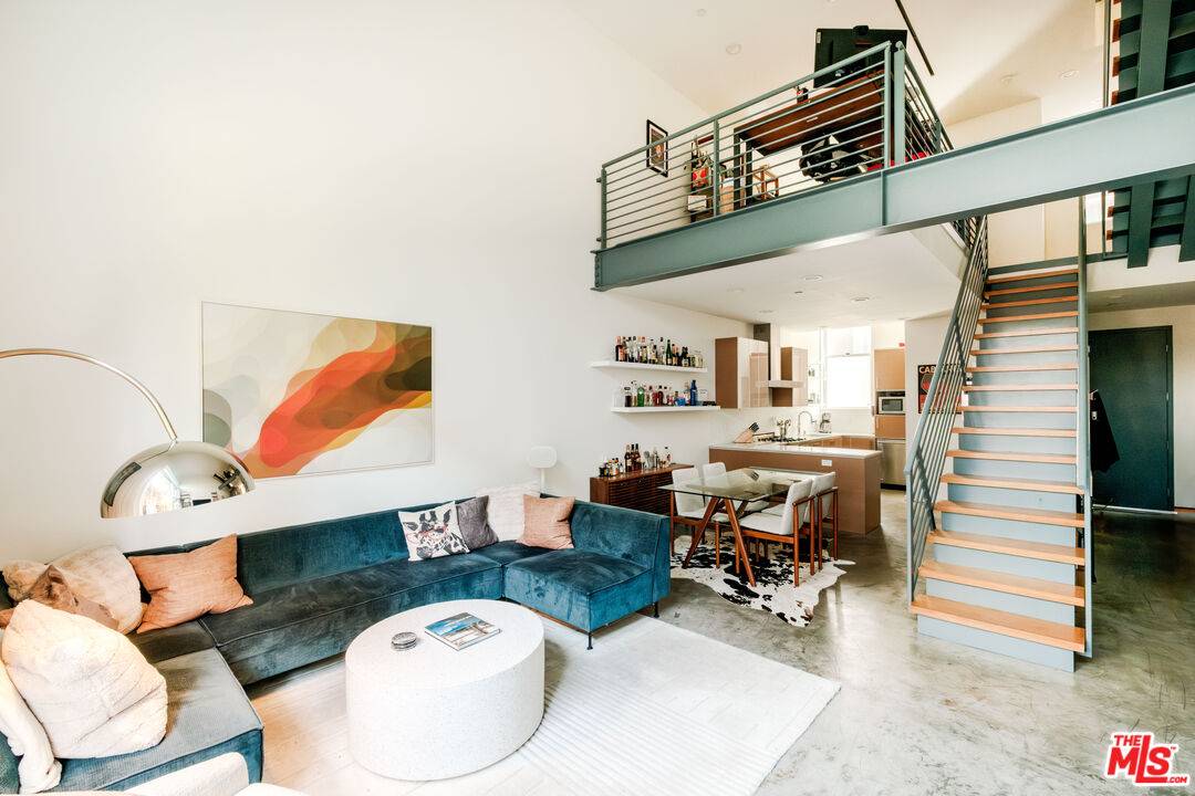 1220 N Orange Grove Ave 2BR Hollywood Hills East La