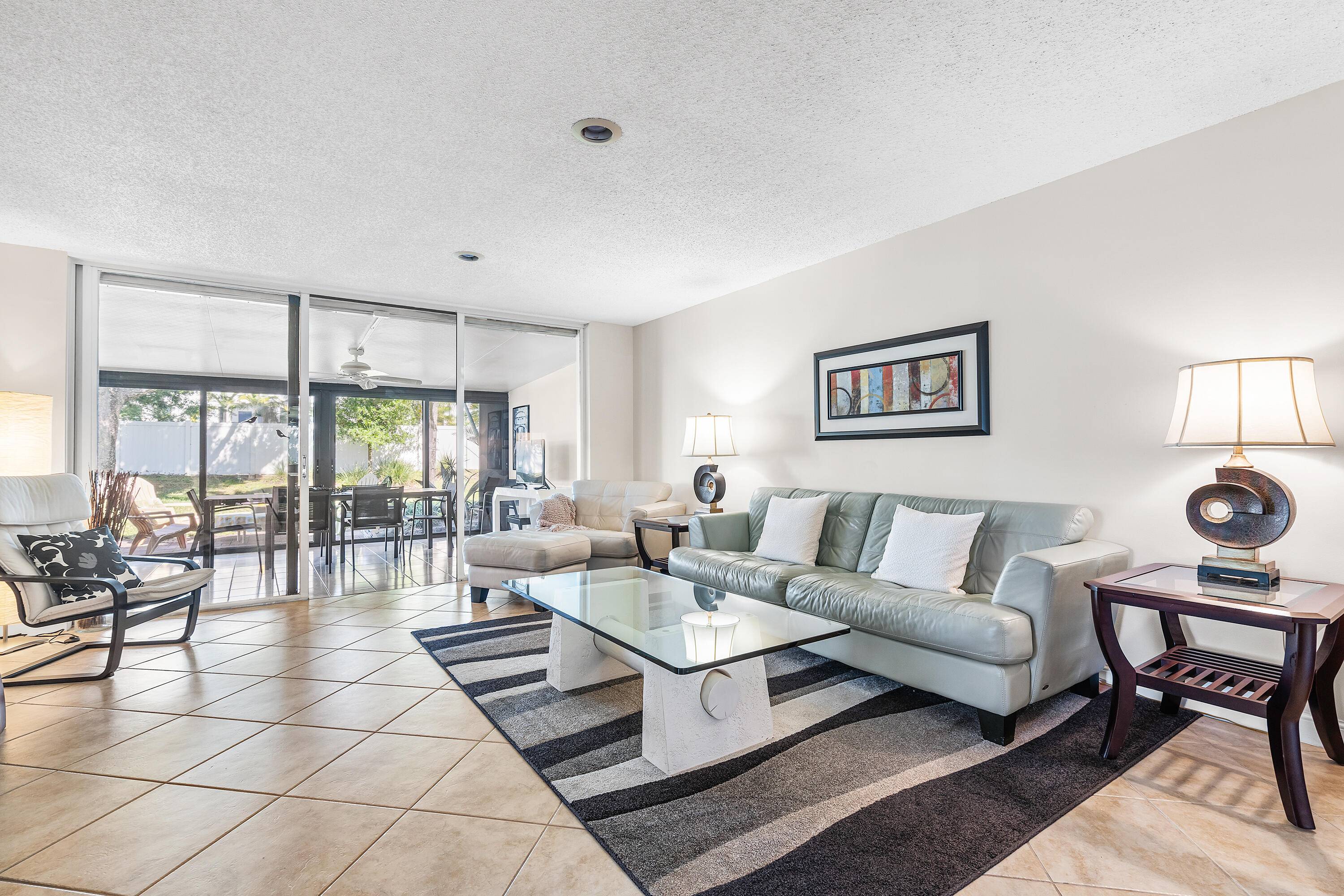 Beautiful Corner Unit Townhouse in a Prestigious Gated Community !