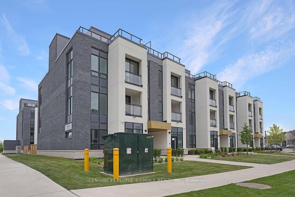 Executive Corner Townhouse Interior 1340 sqft and Open Terrace 488 sq ft.