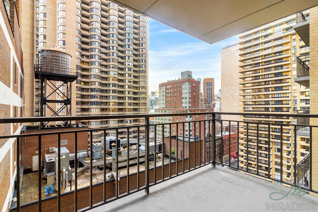 Gorgeous, gut renovated, 19th floor one bedroom now available.