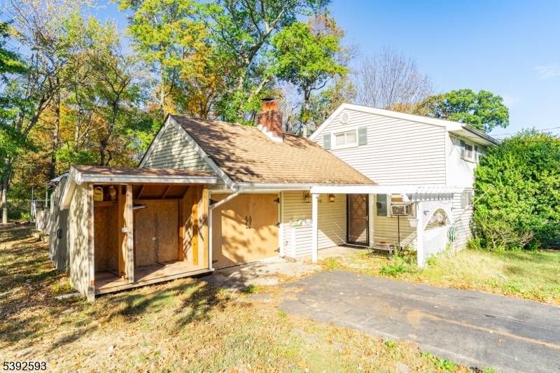 Discover the opportunity to make this 4 bedroom, 1.