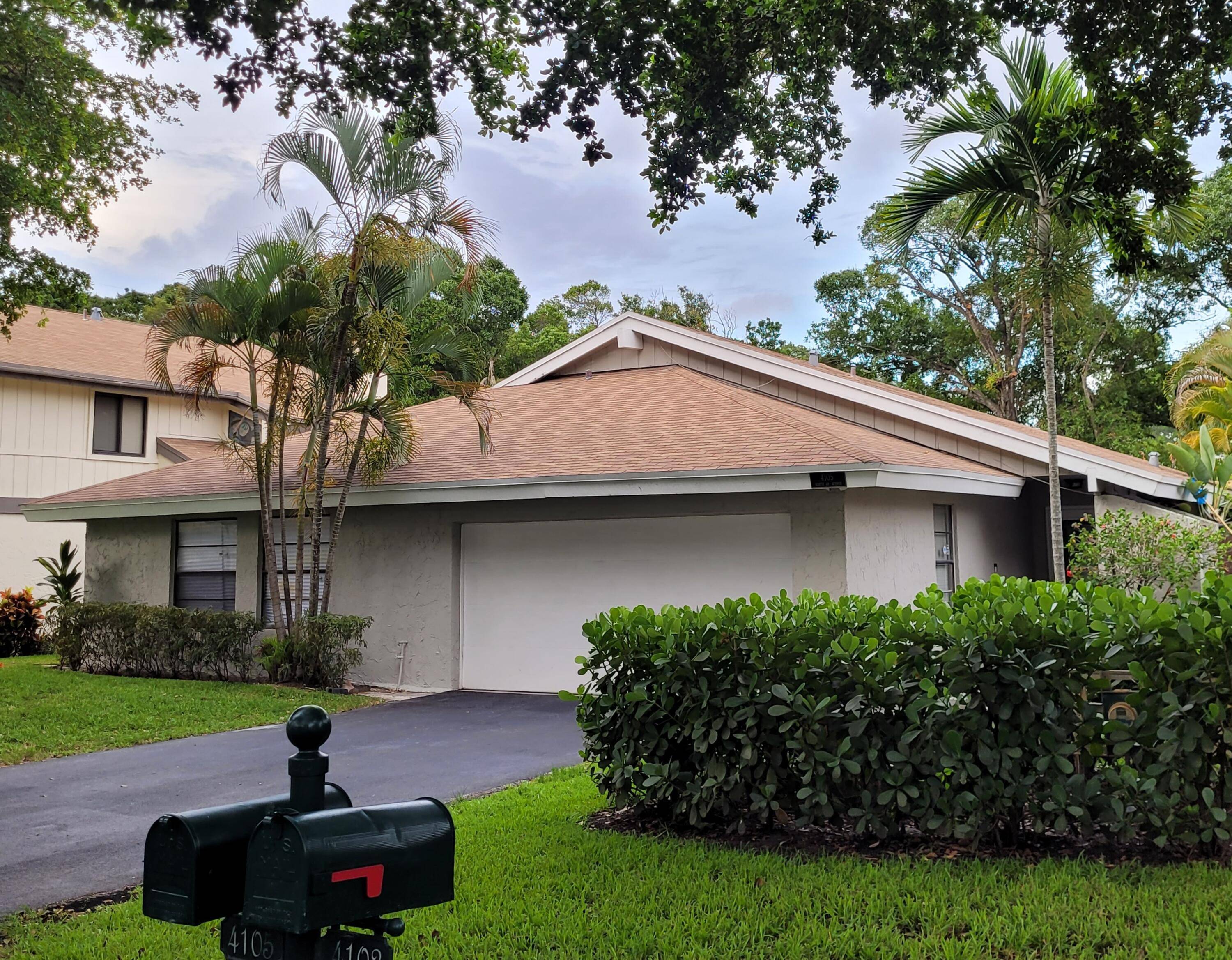 Welcome to this beautifully updated 3 bedroom home with an additional office 4th bedroom, nestled on a quiet cul de sac in the highly desirable Woods of Emerald Hills.