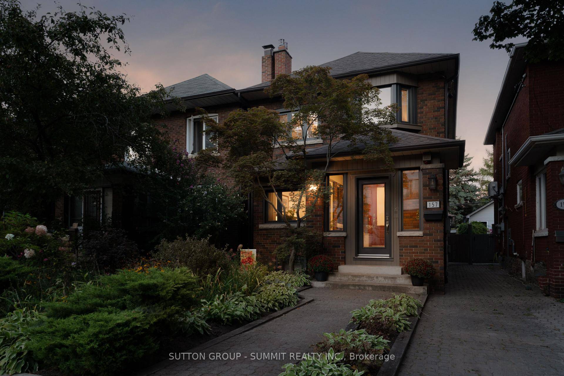 Welcome to 157 Humbercrest Blvd.