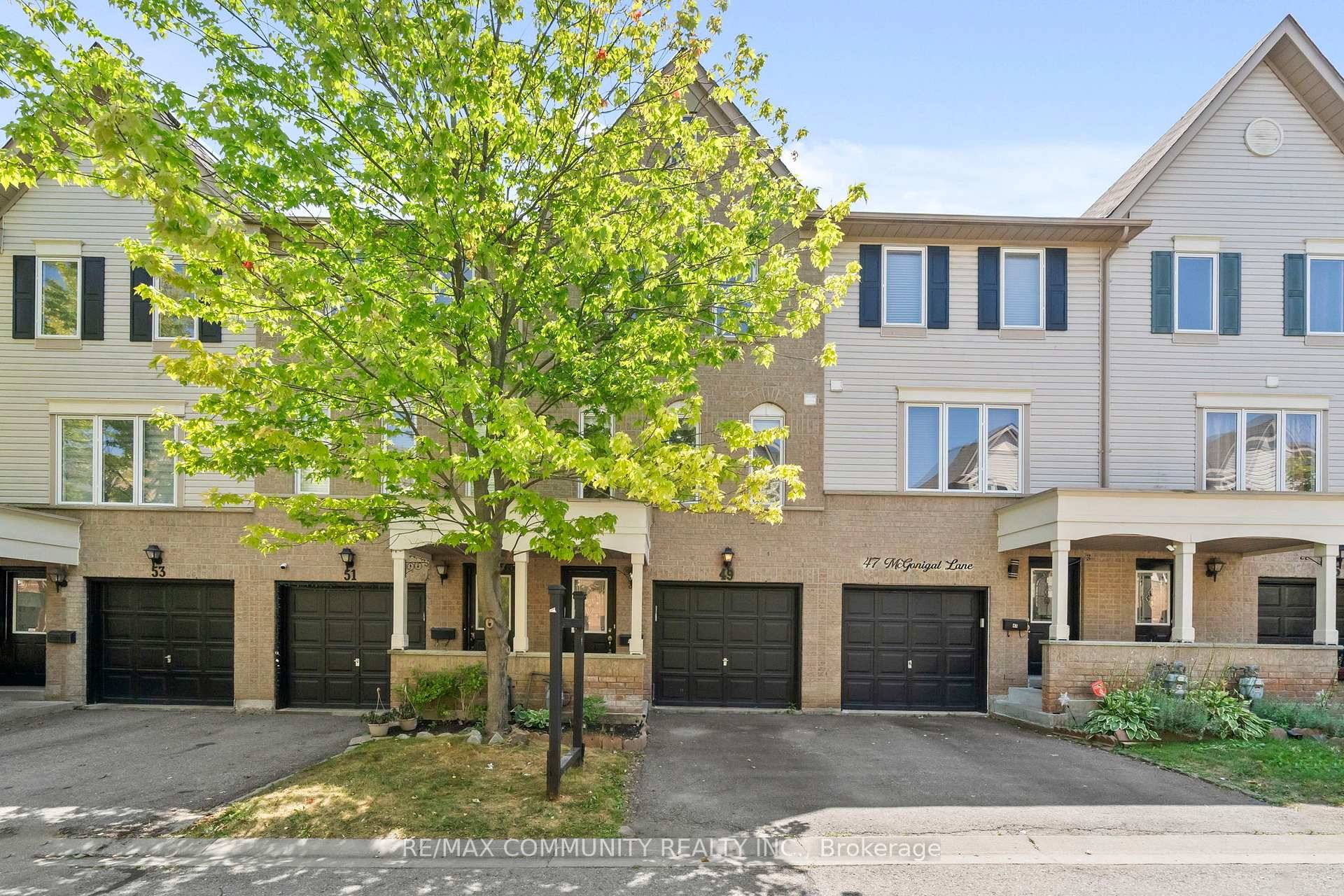 Awesome Bright And Spacious 3 Bedroom amp ; Washroom Home Located In Central Ajax.
