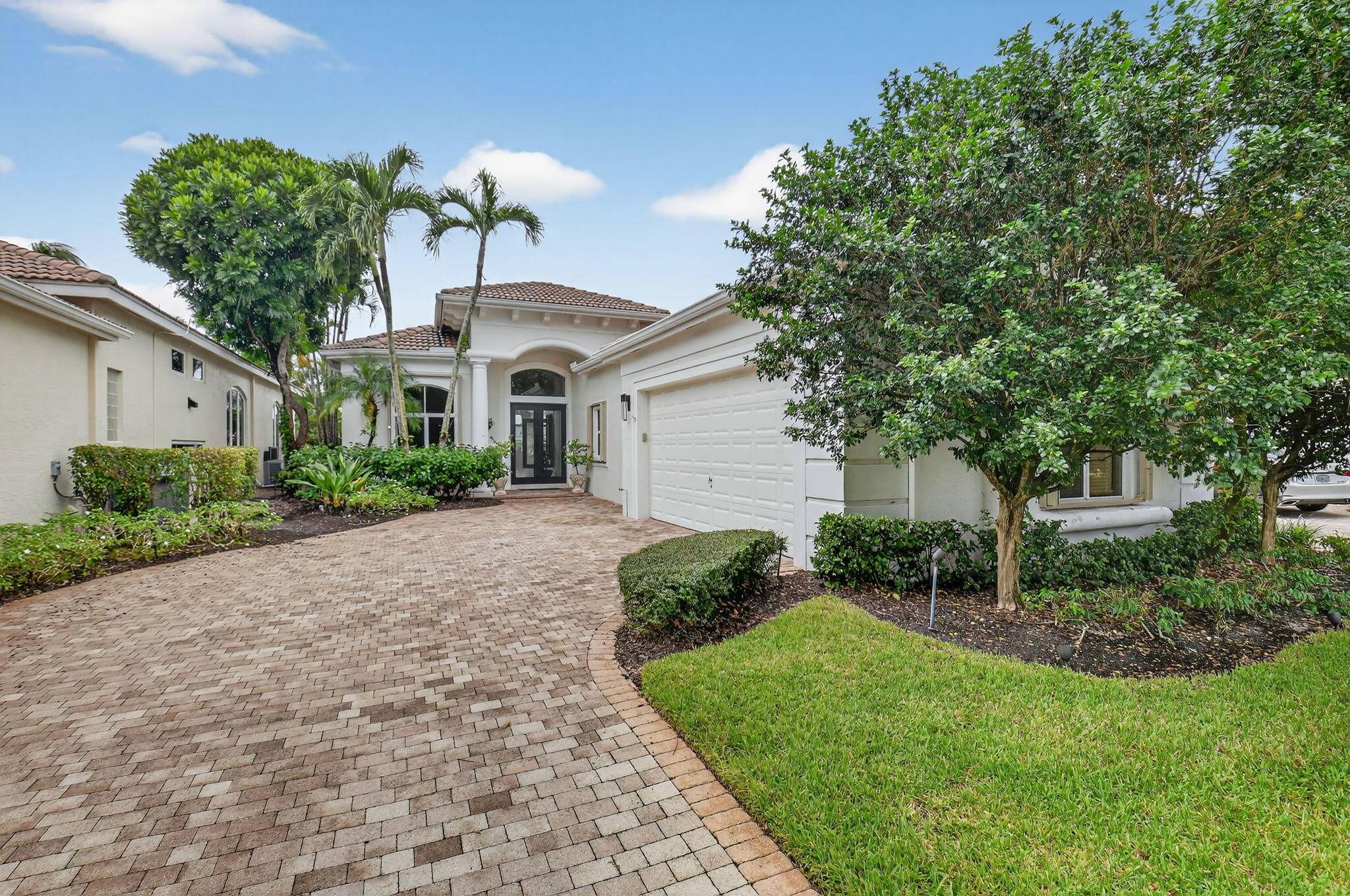 Rarely Available Chateau Model !