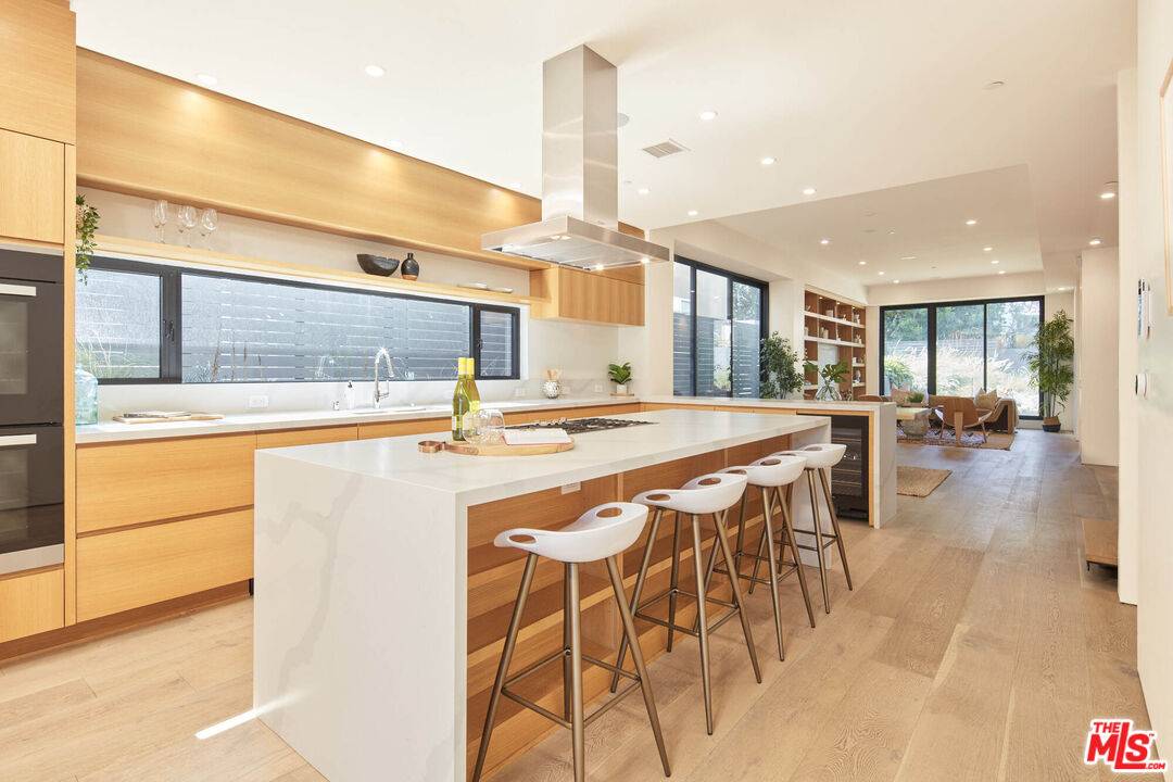 112   Paloma Ave Marina Del Rey LA