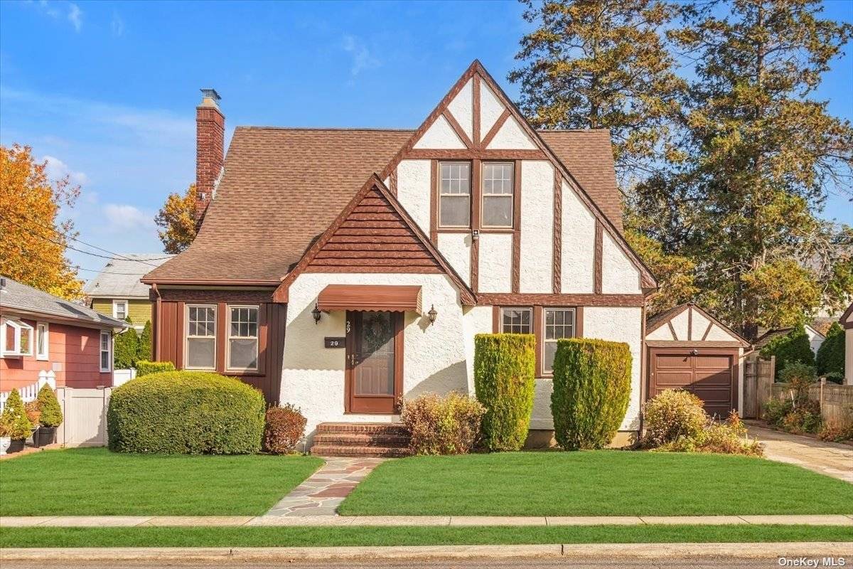 Beautiful amp ; Charming Tudor Cape Home in the Village of Lynbrook SD 20 !