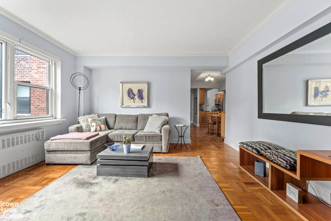 Sunny, Quiet amp ; Spacious Full Service 1 BR Bathed in east morning light, this gracious and quiet one bedroom home offers a sizable, square living room and separate dining ...