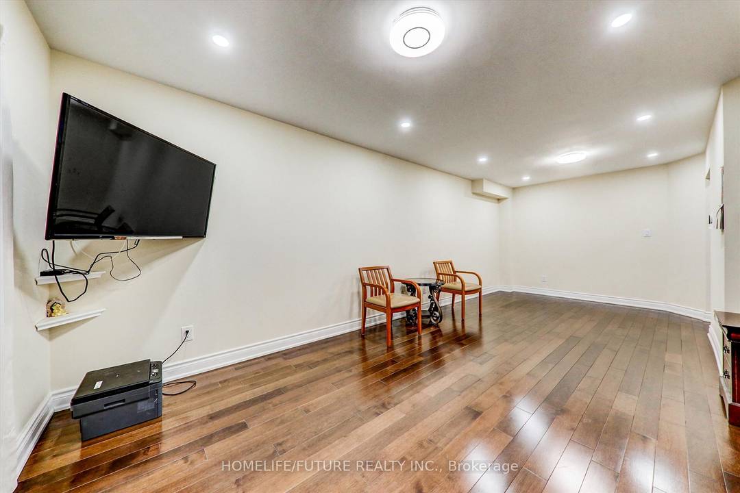 Location ! Location ! A Great Location In High Demand Area, Fully Renovated Open Concept Living amp ; Dining With 2nd Floor 4 Large Bedrooms And 2 Full Washroom With ...