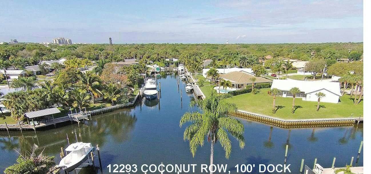 FANTASTIC 3 BEDROOM 2 BATH POOL HOME WITH PRIVATE DOCK.
