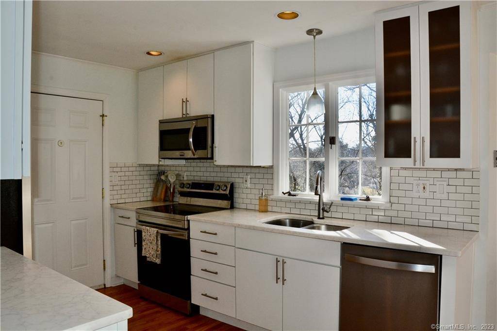 As good as it gets FURNISHED rental property.