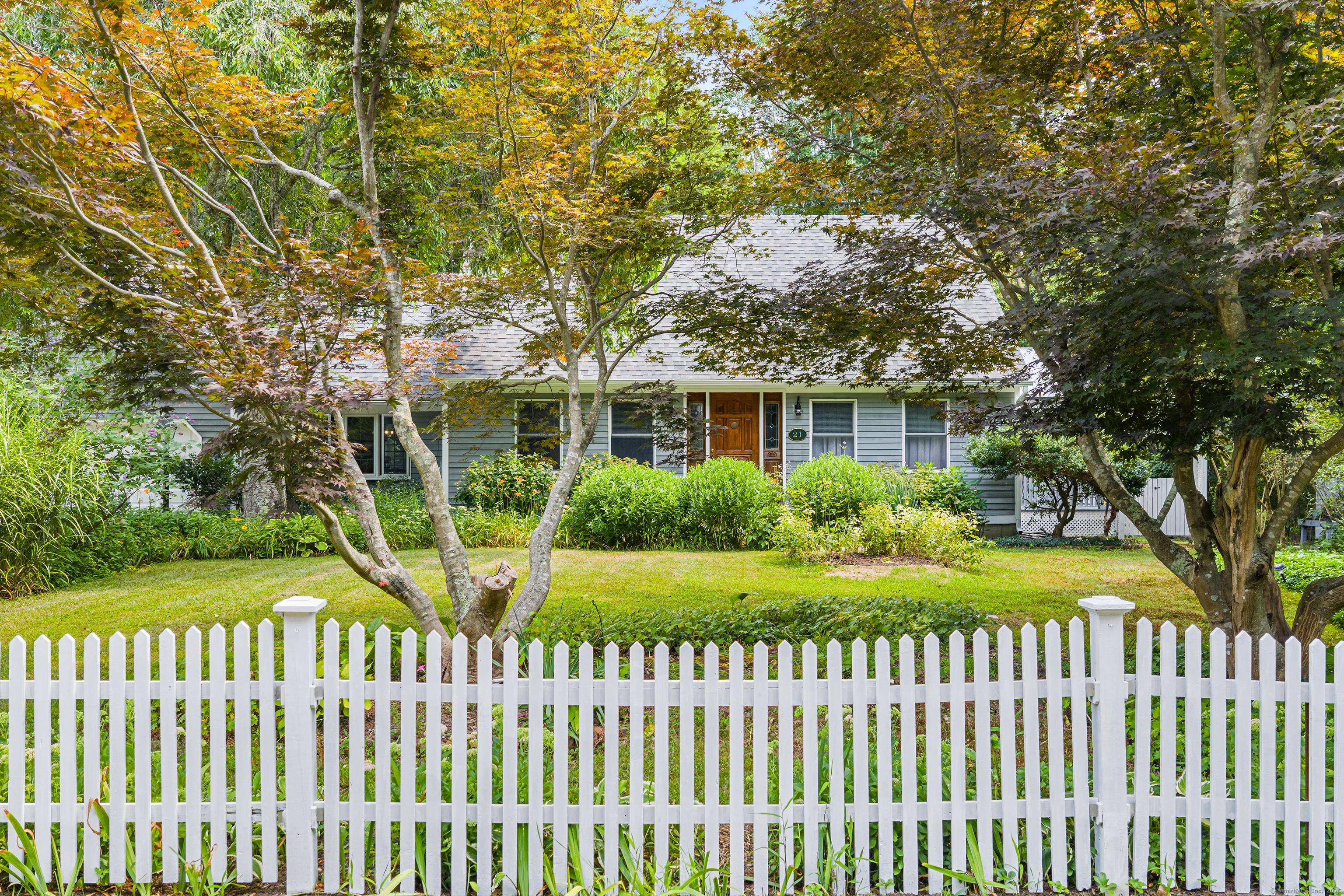 Nestled just 10 minutes from the shores of Rocky Neck State Beach, this beautifully maintained 3 bedroom, 2.