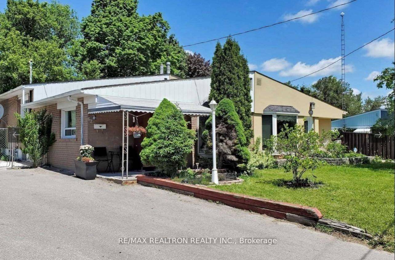 Upgraded 3 Bedroom Semi Detached Home for Rent in Newmarket.